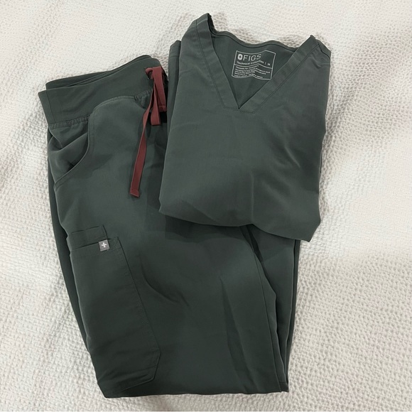 Figs Other Figs Bonsai Scrub Set Medium Poshmark